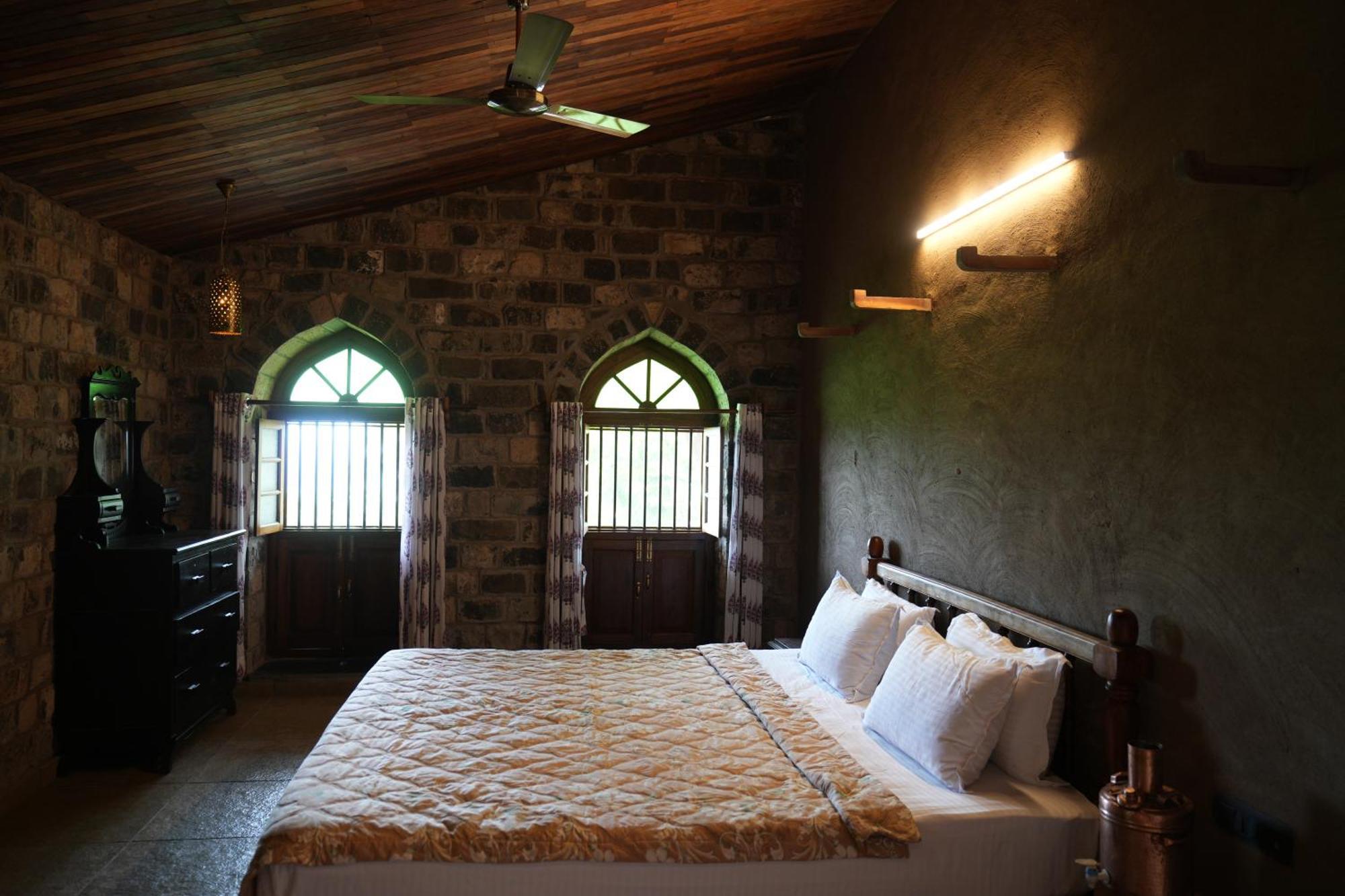Nisarg Resort Kolhapur Ngoại thất bức ảnh