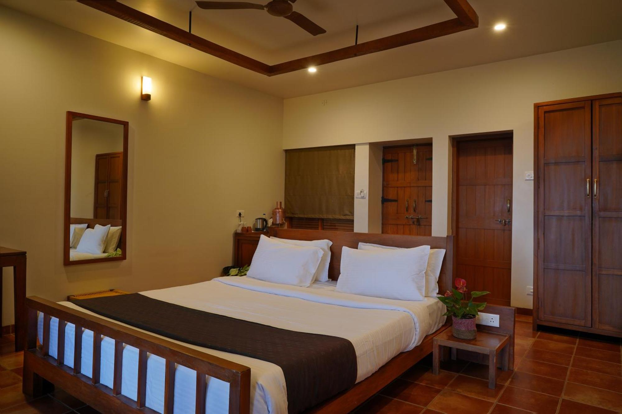 Nisarg Resort Kolhapur Ngoại thất bức ảnh