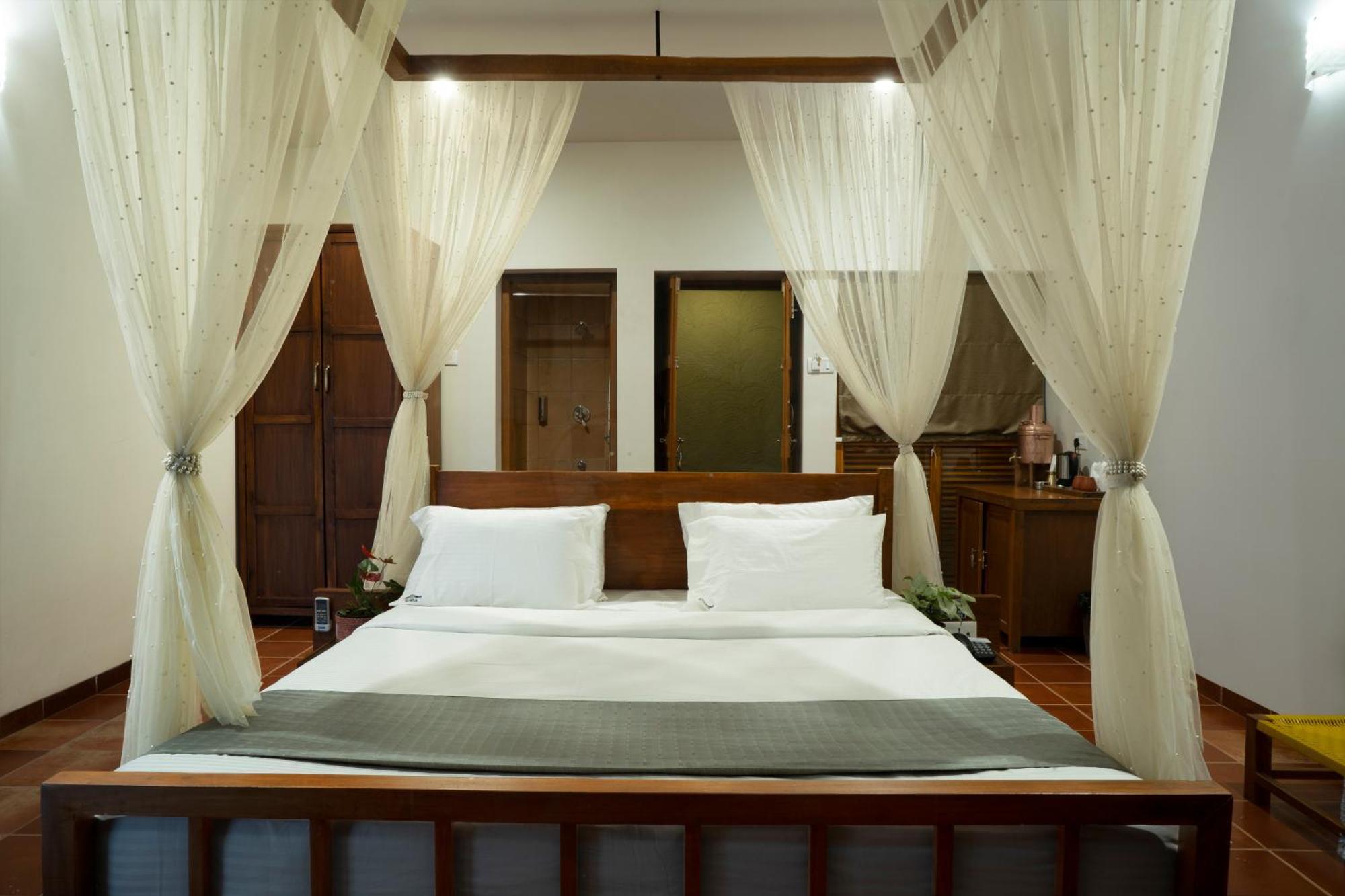 Nisarg Resort Kolhapur Ngoại thất bức ảnh