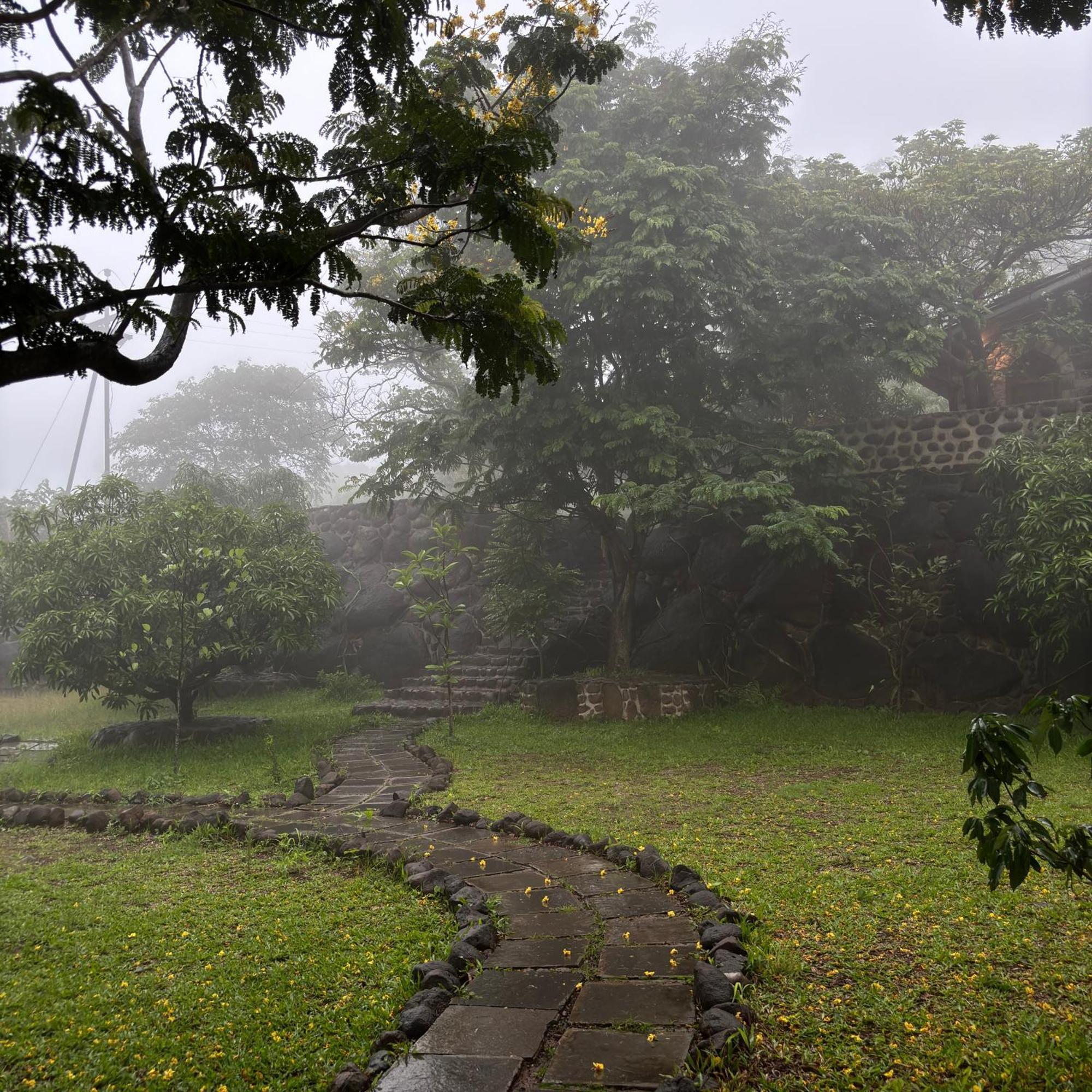 Nisarg Resort Kolhapur Ngoại thất bức ảnh
