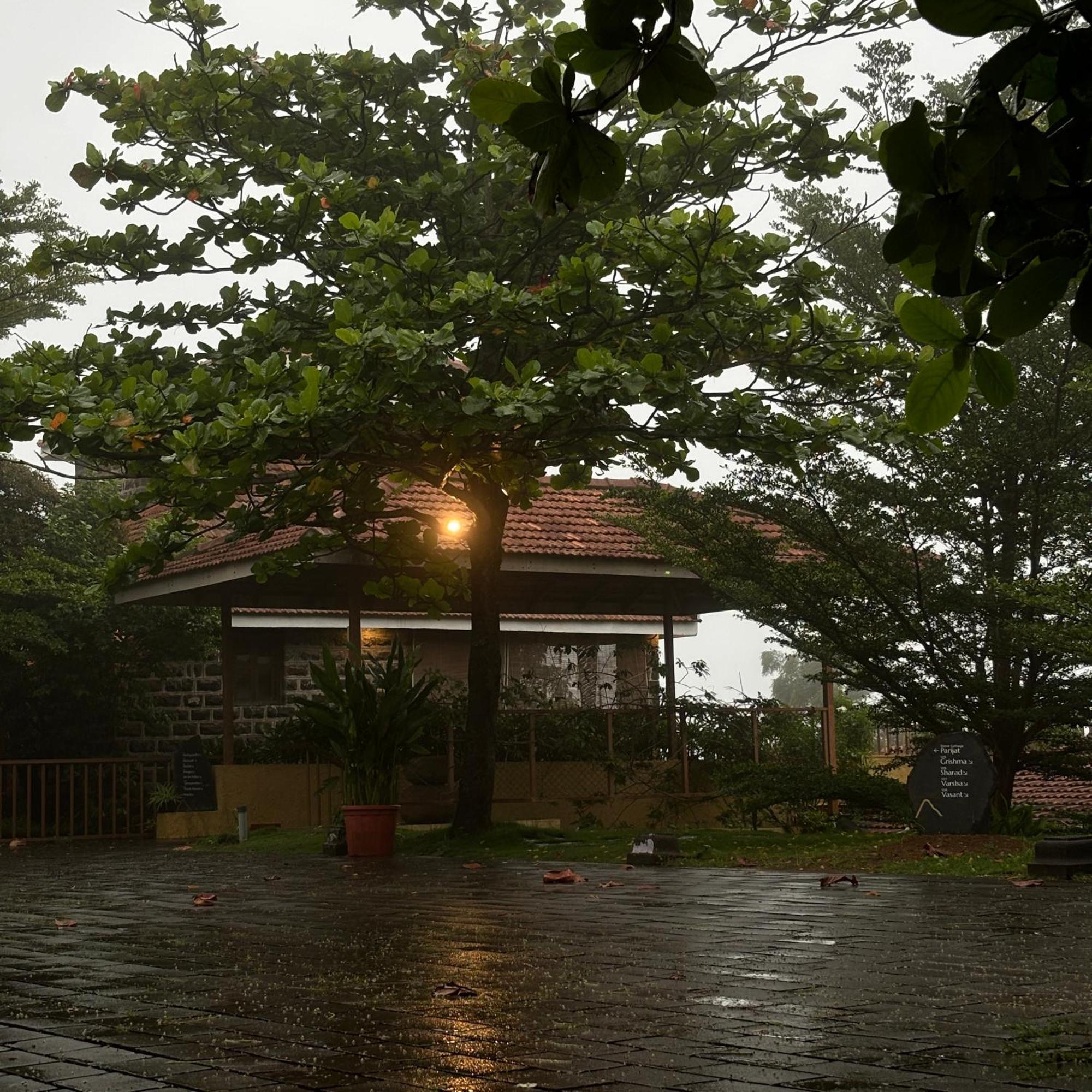 Nisarg Resort Kolhapur Ngoại thất bức ảnh