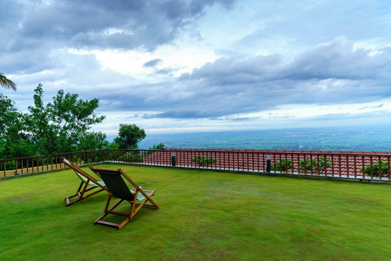 Nisarg Resort Kolhapur Ngoại thất bức ảnh